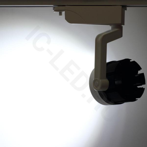 Светодиодный светильник трековый JH-GD002 2L PX64 (20W, 220V, 15-60deg, white) Светодиодный светильник трековый JH-GD002 2L PX64 (20W, 220V, 15-60deg, white)